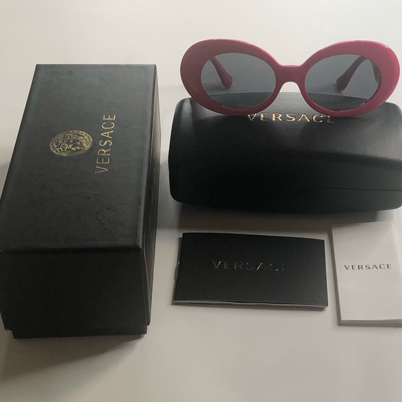 Versace Authentic Women’s Fuchsia Pink Sunglasses with Grey Lenses. Brand New! - Picture 10 of 10
